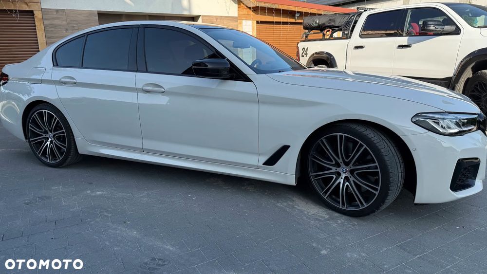 BMW Seria 5 M550i xDrive sport - 6