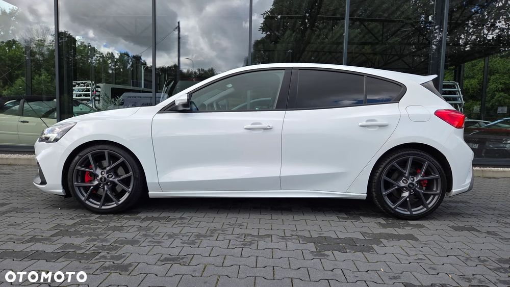 Ford Focus - 37
