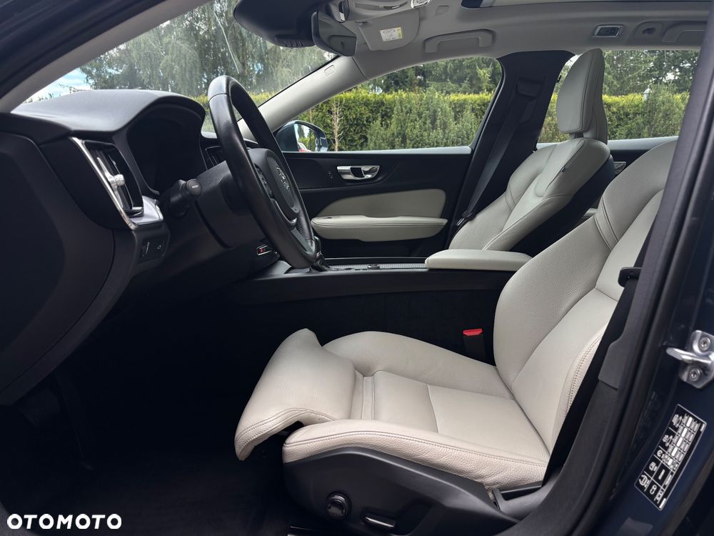 Volvo V60 D3 Geartronic Momentum Pro - 17
