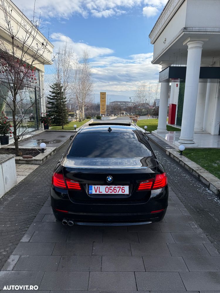 BMW Seria 5 530d xDrive AT - 12