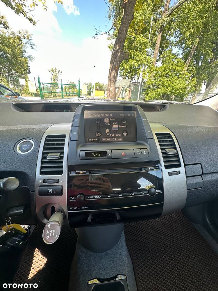 Toyota Prius 1.5 VVT-i Sol - 13