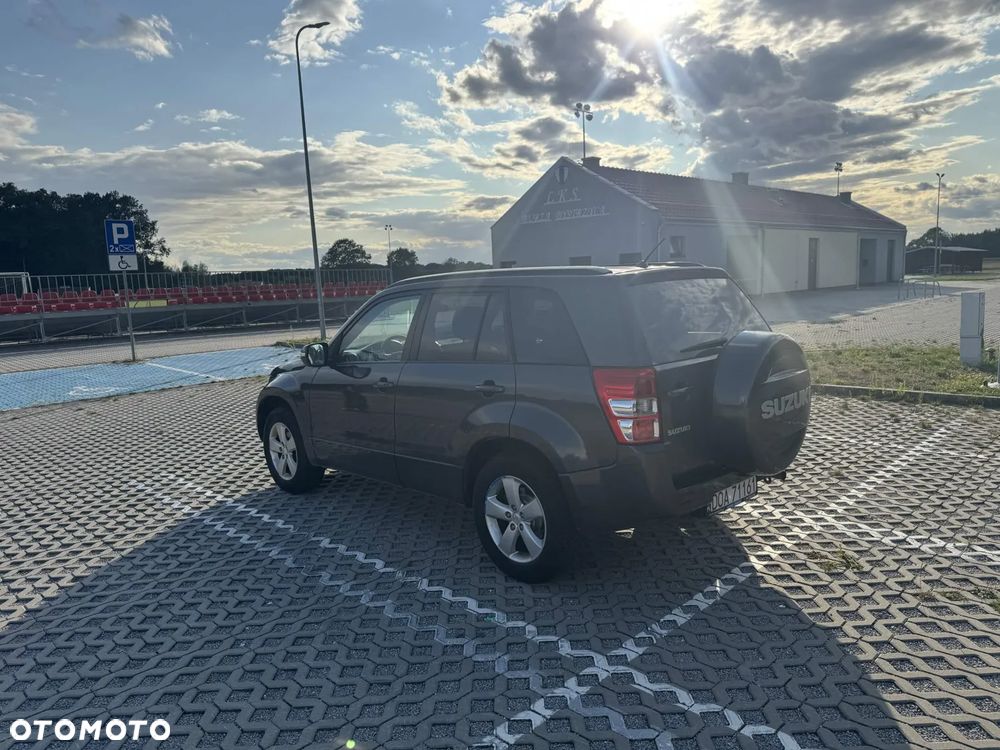 Suzuki Grand Vitara 2.4 De Luxe - 16