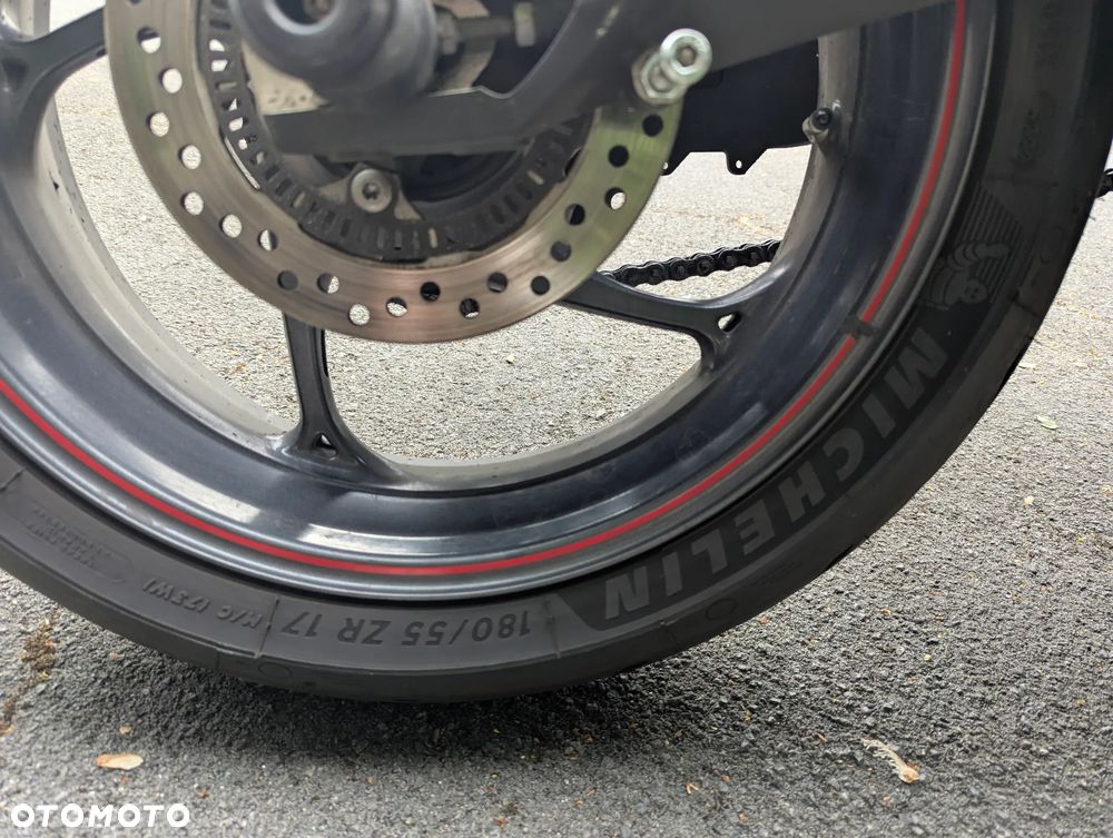 Triumph Street Triple - 7
