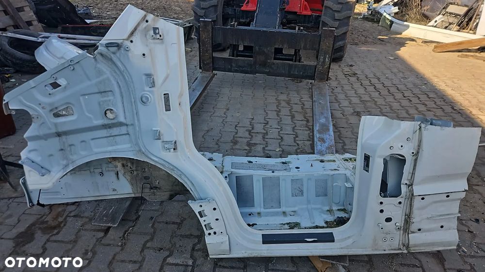 VOLKSWAGEN CRAFTER ćwiartka lewa