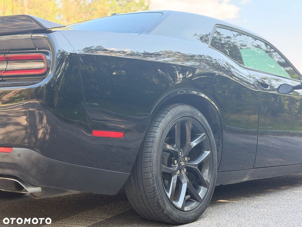 Dodge Challenger - 23