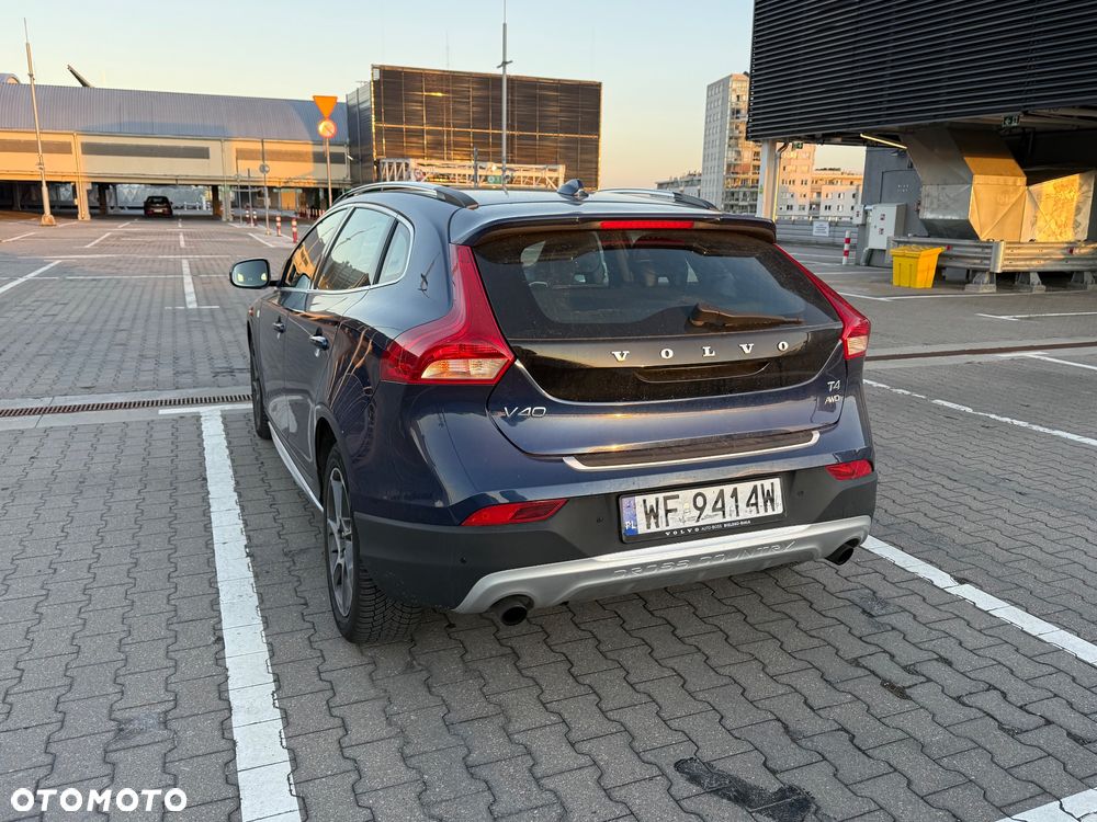 Volvo V40 Cross Country T4 AWD Drive-E Ocean Race - 8