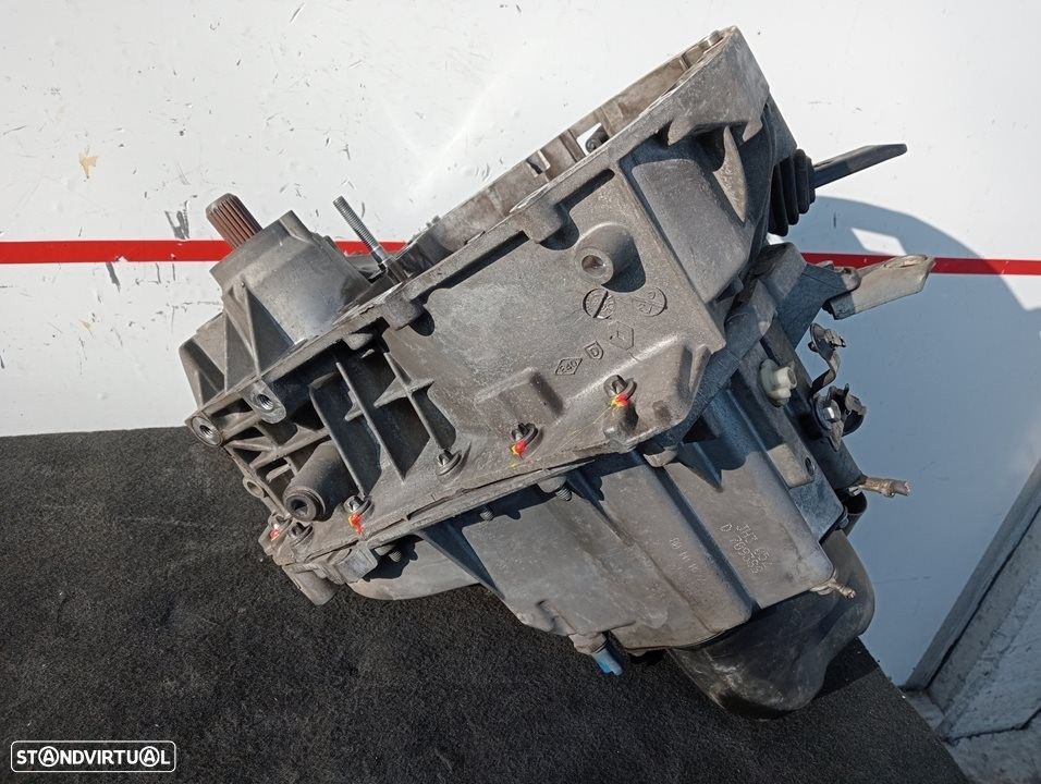 CAIXA VELOCIDADES DACIA LOGAN 2009 - 4