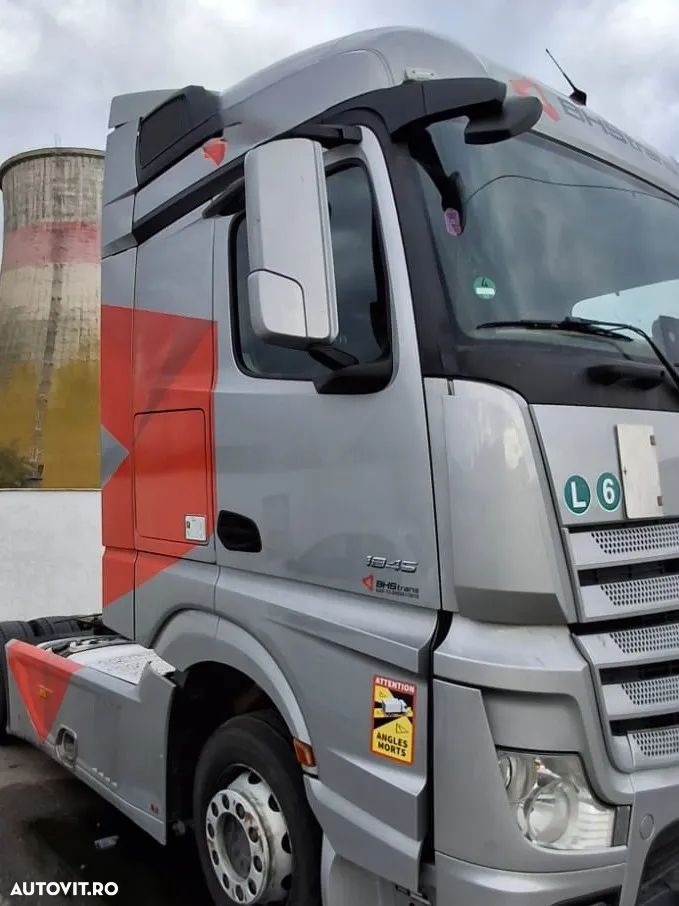 Mercedes-Benz ACTROS MP4 - 5