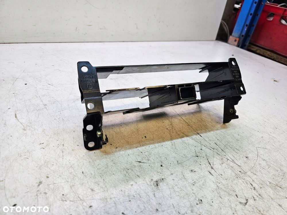 RAMKA STELAŻ KOSZ 2- DIN AUDI A4 B6 B7 8H0858089 - 3
