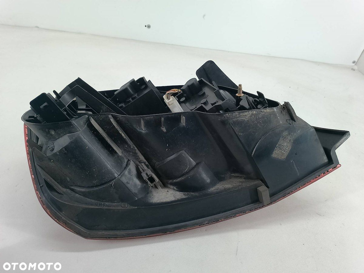 LAMPA TYLNA PRAWA PEUGEOT 407 9641945280 SEDAN - 7