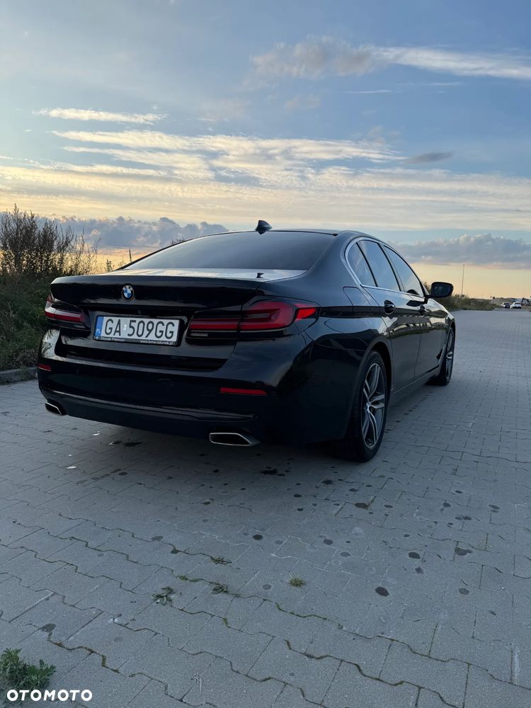 BMW Seria 5 518d - 13