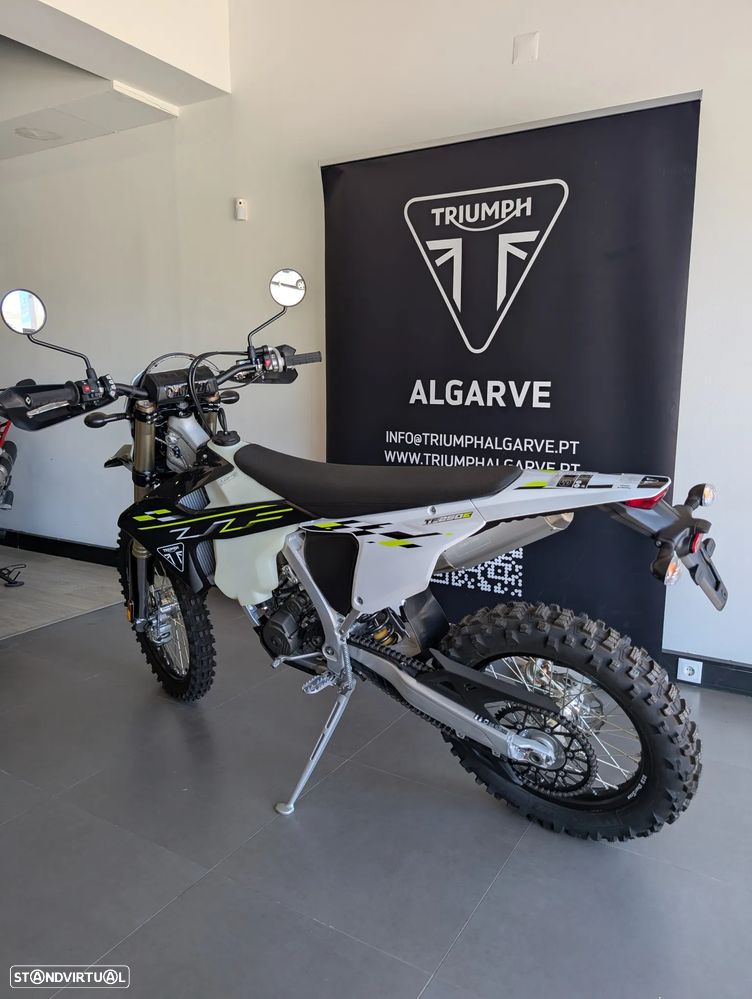 Triumph T TF 250-E - 5