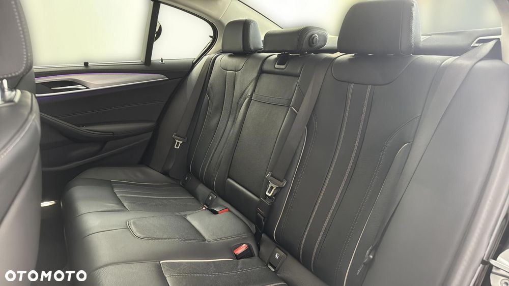 BMW Seria 5 530i xDrive mHEV Luxury Line - 17