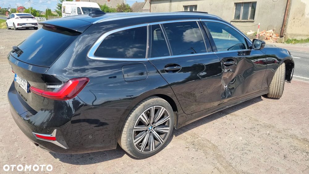 BMW Seria 3 320d Luxury Line Purity sport - 4