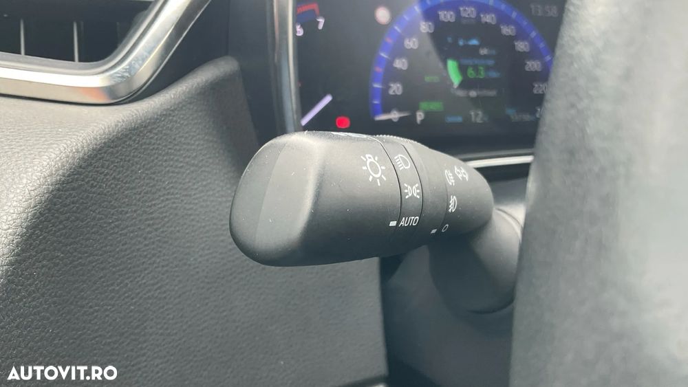 Toyota Corolla 1.8 HSD Dynamic - 31