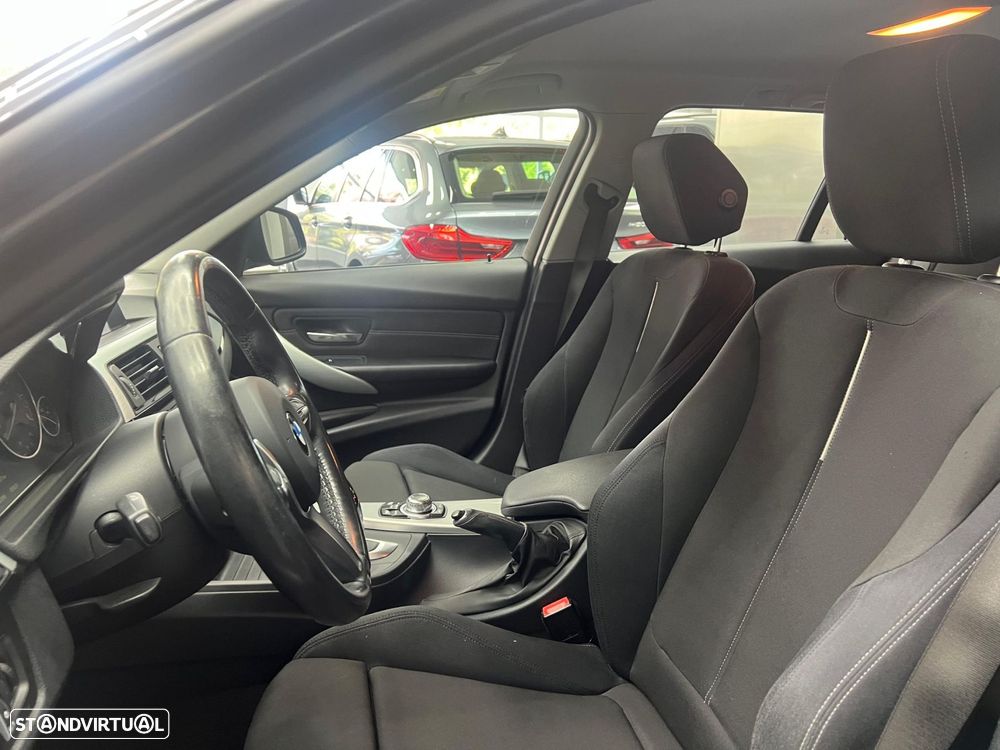 BMW 318 d Touring Navigation Sport Auto - 27