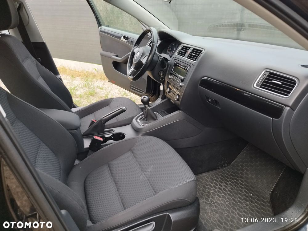 Volkswagen Jetta 1.2 TSI Comfortline - 11