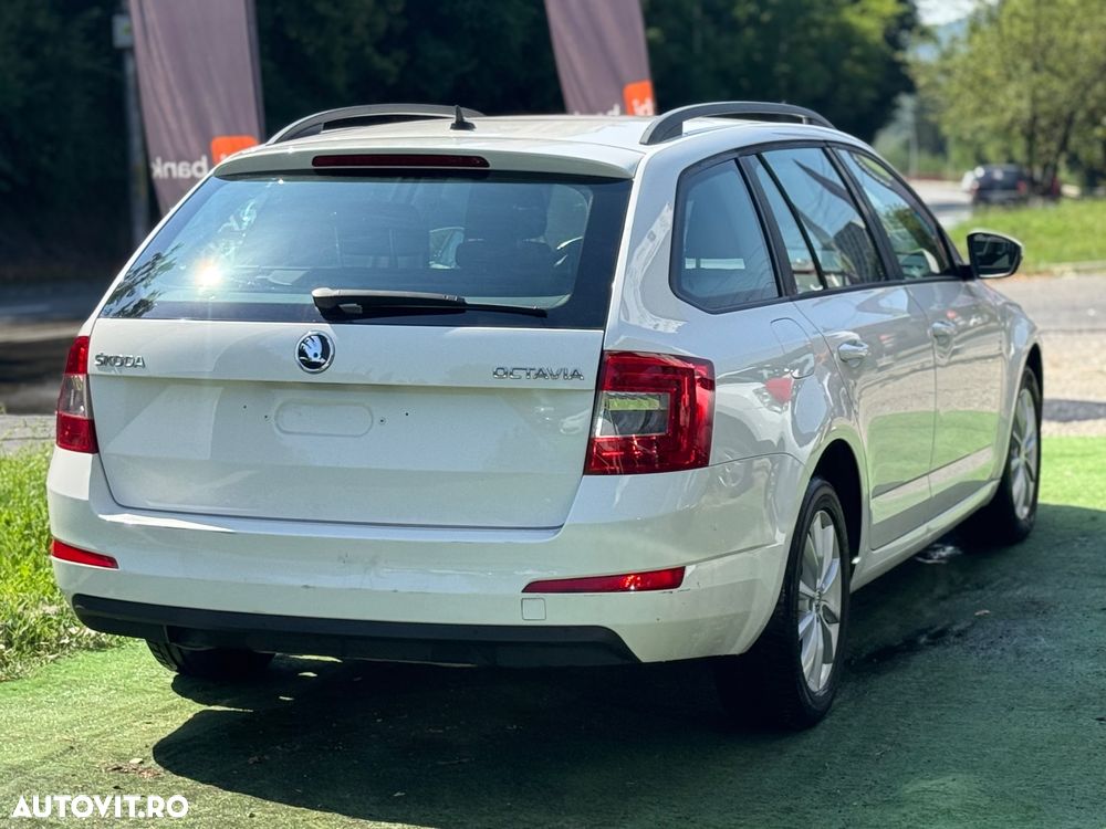 Skoda Octavia 2.0 TDI AMBITION DSG - 9