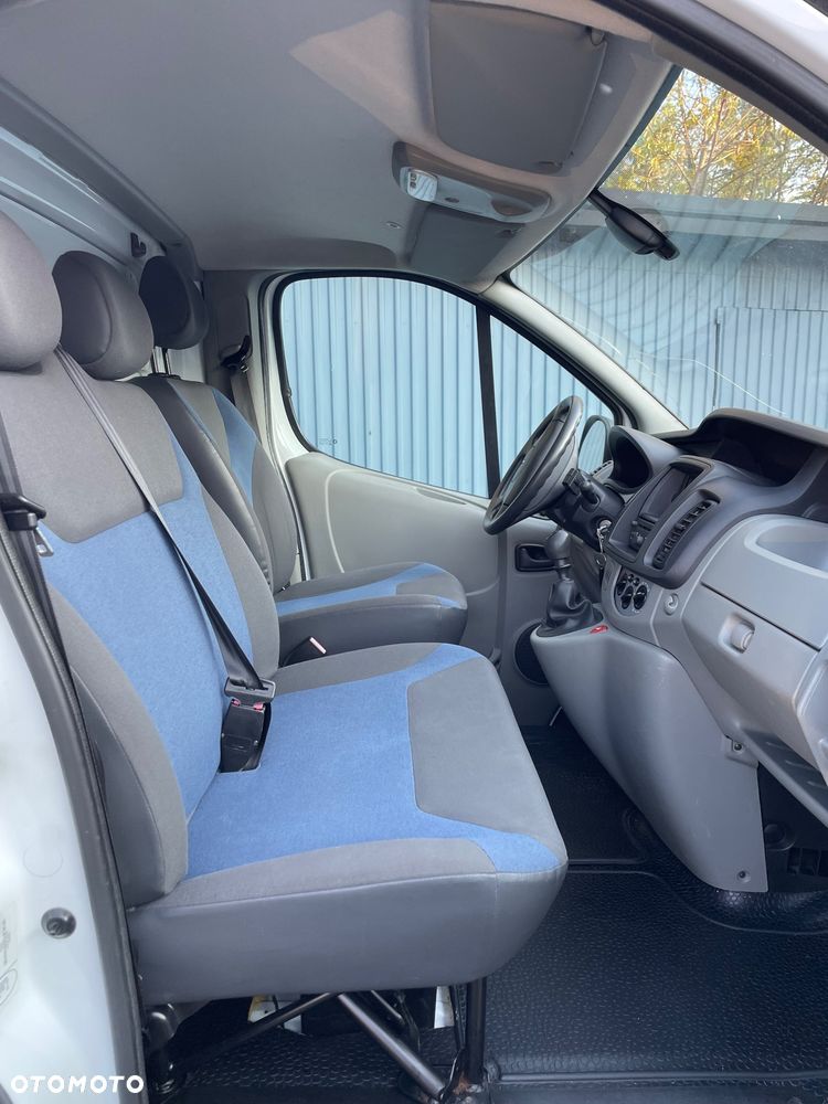Renault Trafic - 25