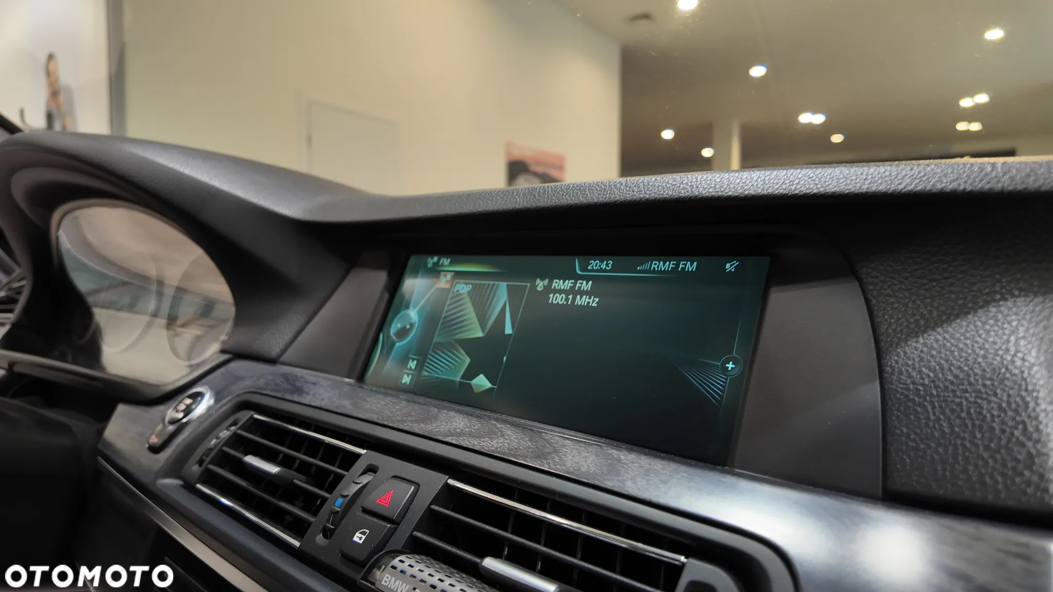 BMW Seria 5 520d - 27