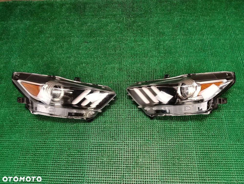FORD MUSTANG USA 14-17r Lampa Przód Prawa Lewa USA - 1