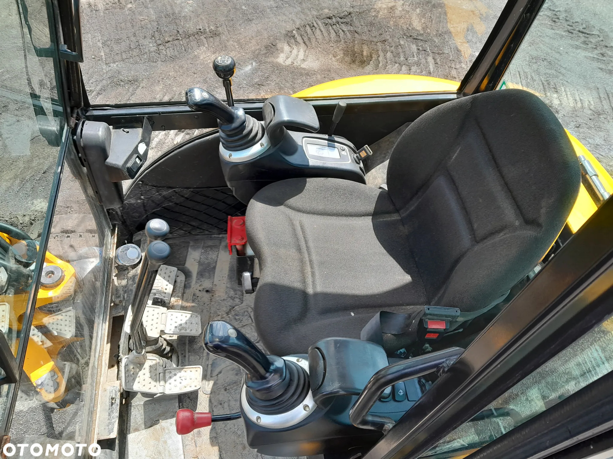 JCB 8026 - 15