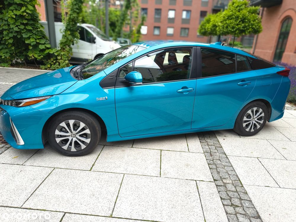 Toyota Prius Hybrid - 4