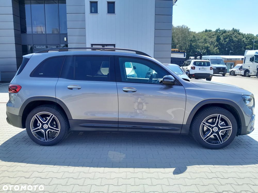 Mercedes-Benz GLB 200 AMG Line 7G-DCT - 7