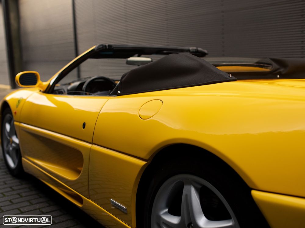 Ferrari 355 Spider - 21