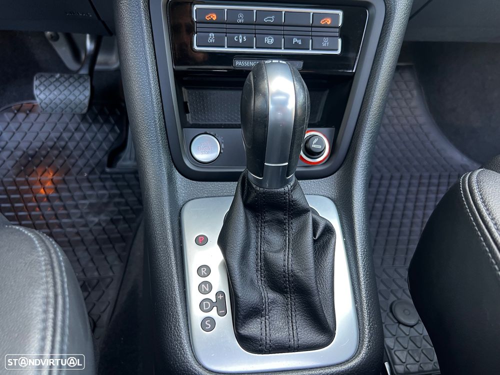 VW Sharan 2.0 TDI Blue Highline DSG - 26
