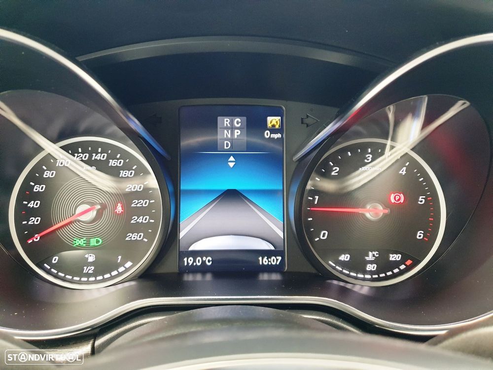 Mercedes-Benz V 250 d Longo Avantgarde - 25