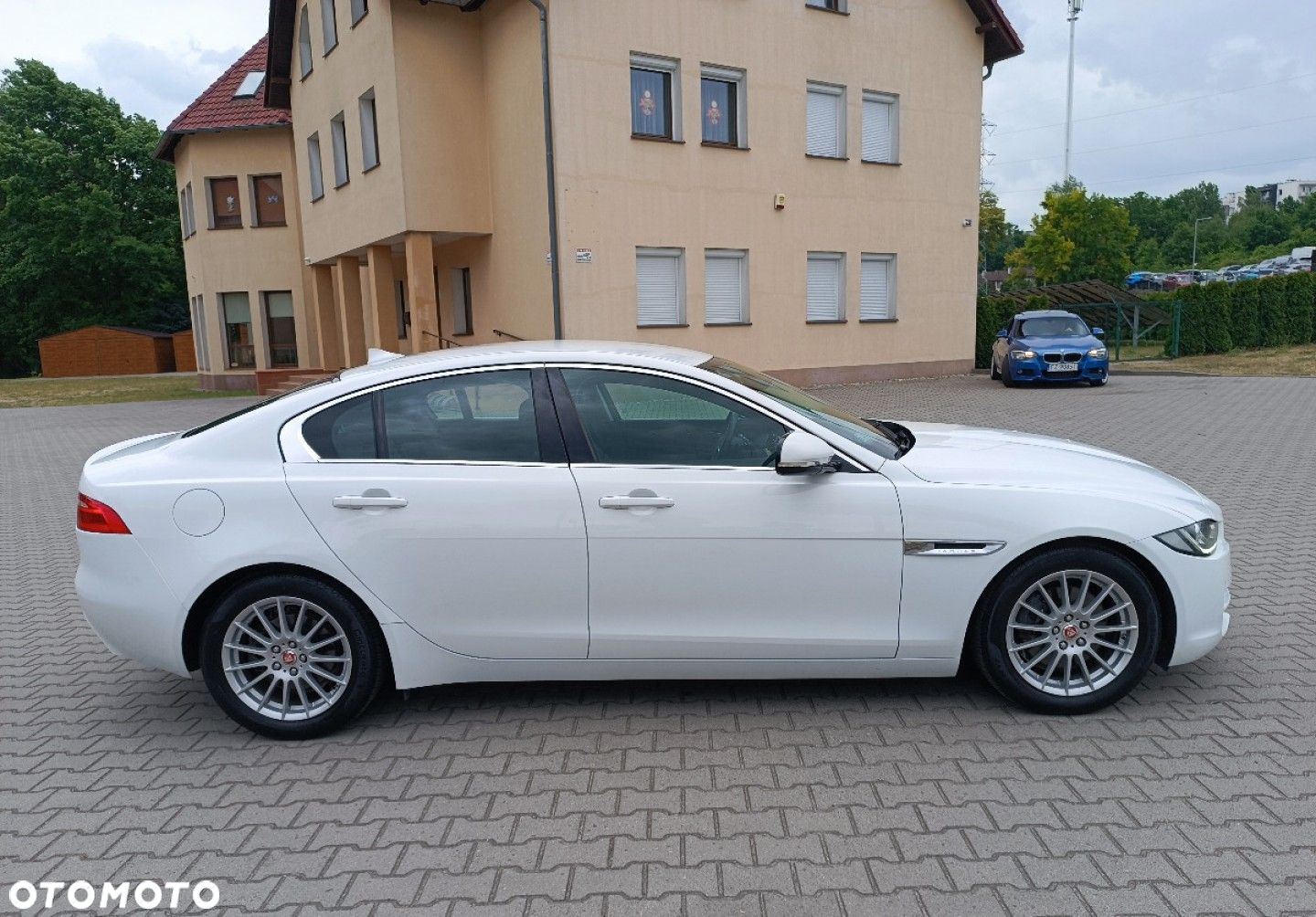 Jaguar XE - 9