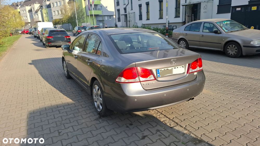 Honda Civic 1.8 Comfort - 3