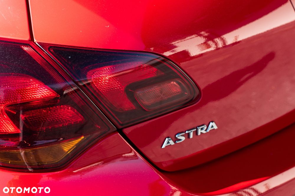 Opel Astra 1.6 T Cosmo - 16