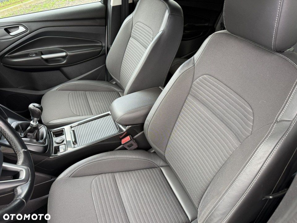Ford Kuga 2.0 TDCi 2x4 Titanium - 21