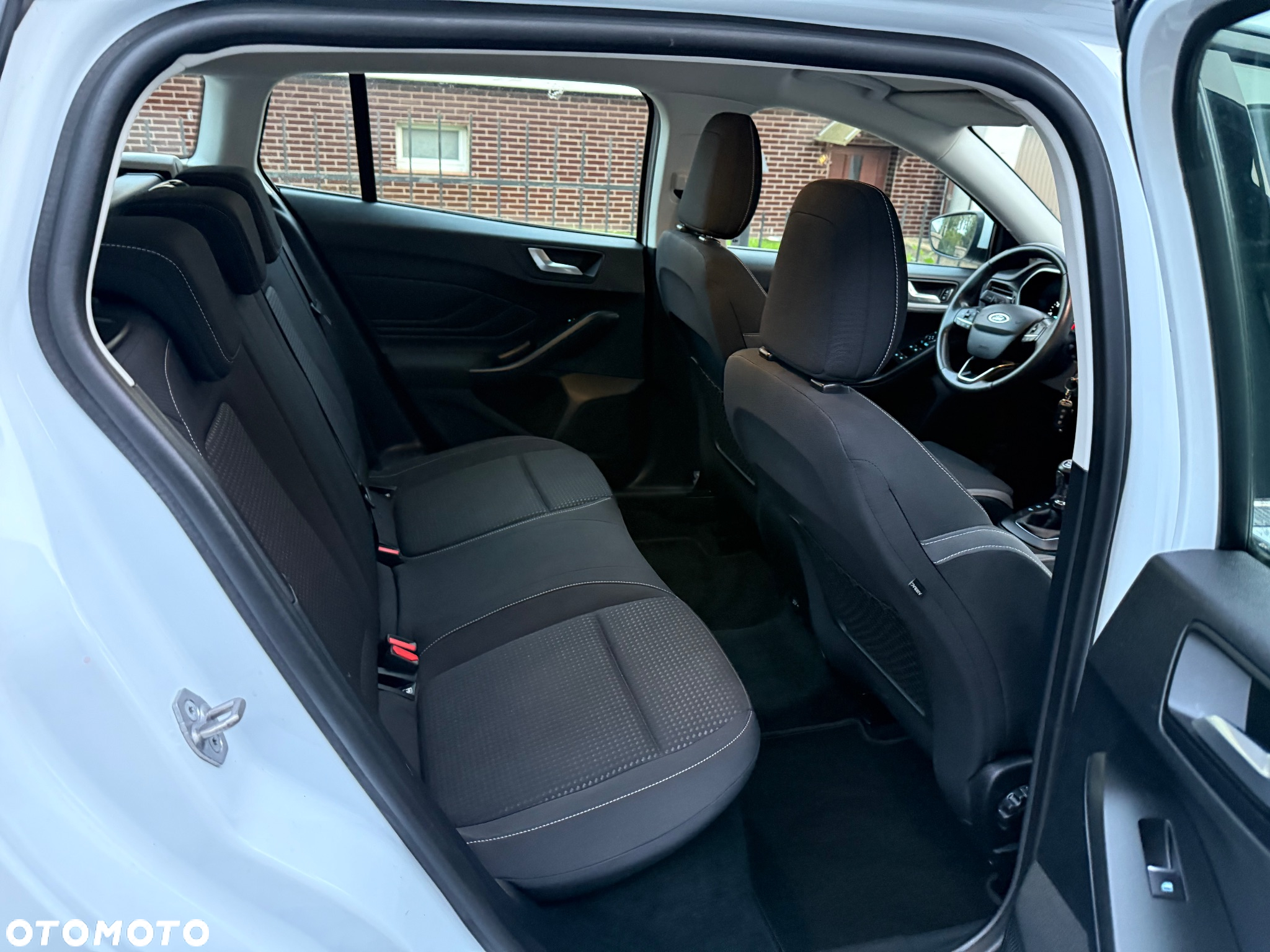 Ford Focus Turnier 1.5 EcoBlue Start-Stopp-System TREND - 12