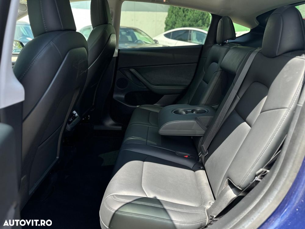 Tesla Model Y Long Range Dual Motor AWD - 22