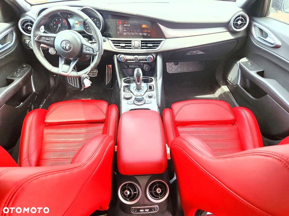 Alfa Romeo Giulia 2.0 Turbo 16V AT8 Veloce Ti - 7