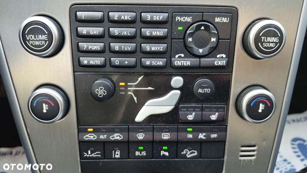 Volvo XC 60 D5 AWD Momentum - 26
