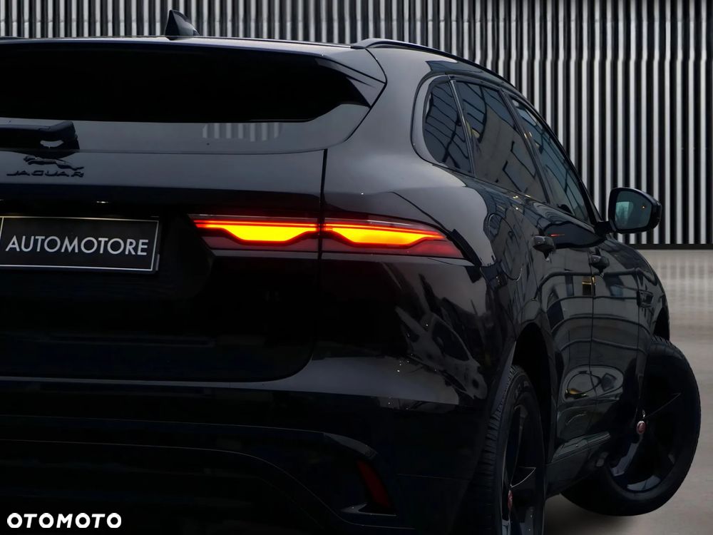 Jaguar F-Pace 2.0 P250 mHEV AWD R-Dynamic Black - 11