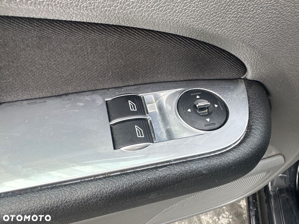Ford Focus 2.0 16V Titanium - 14