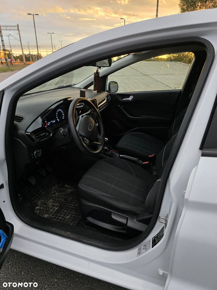 Ford Fiesta - 9
