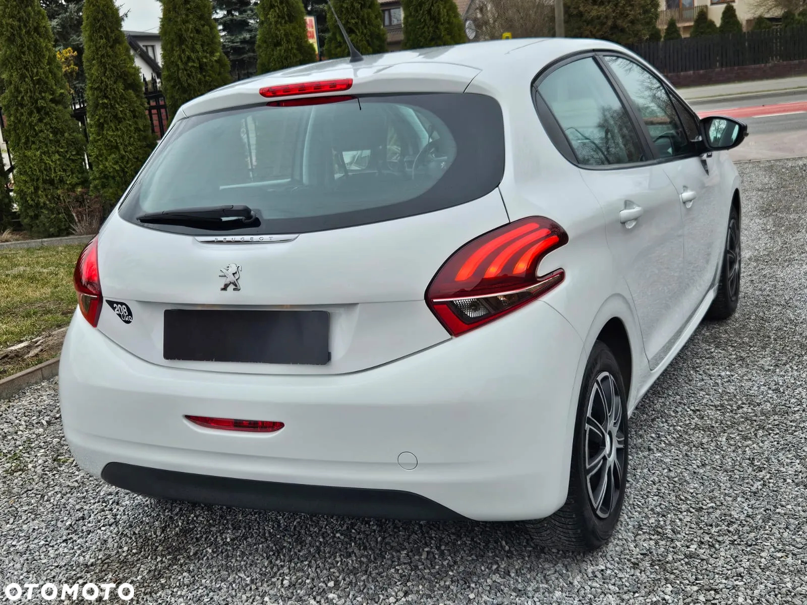 Peugeot 208 - 5