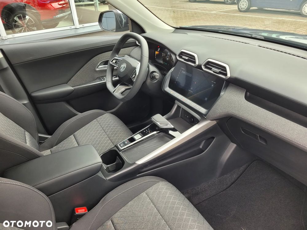 MG ZS Hybrid+ Standard - 10