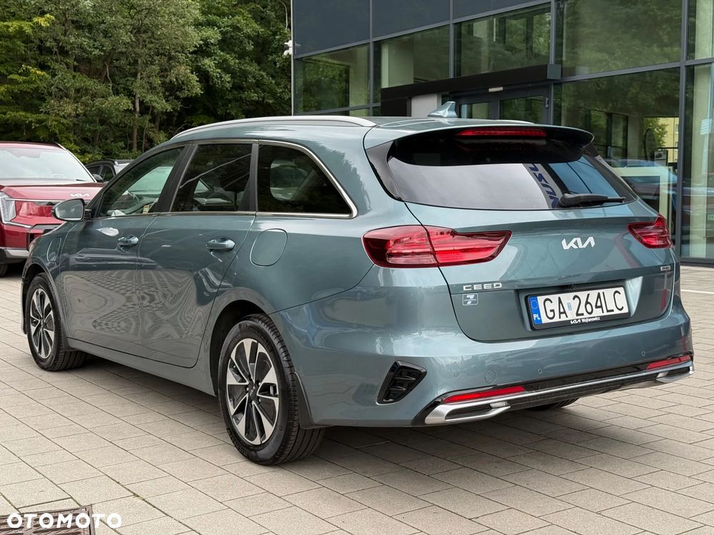 Kia Ceed 1.6 GDI PHEV L DCT - 13
