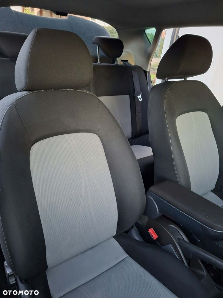 Seat Ibiza 2013 photo 2