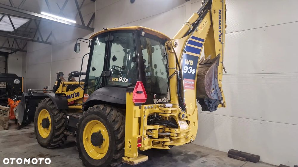 Komatsu WB93S - 7