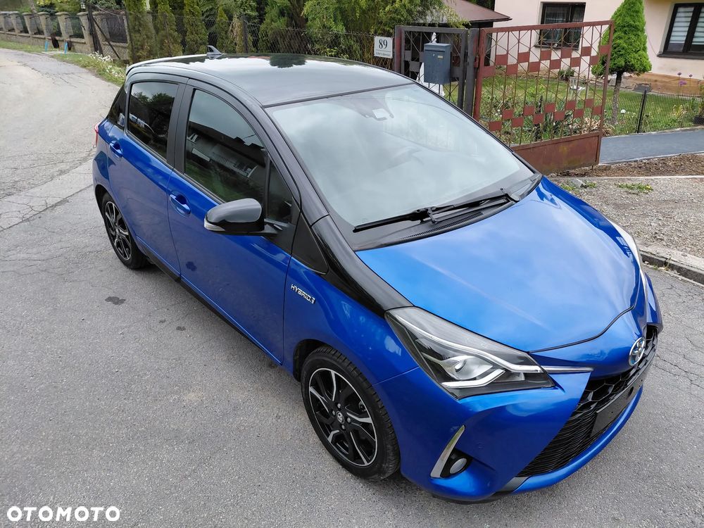 Toyota Yaris Hybrid 100 Selection Platinum - 15