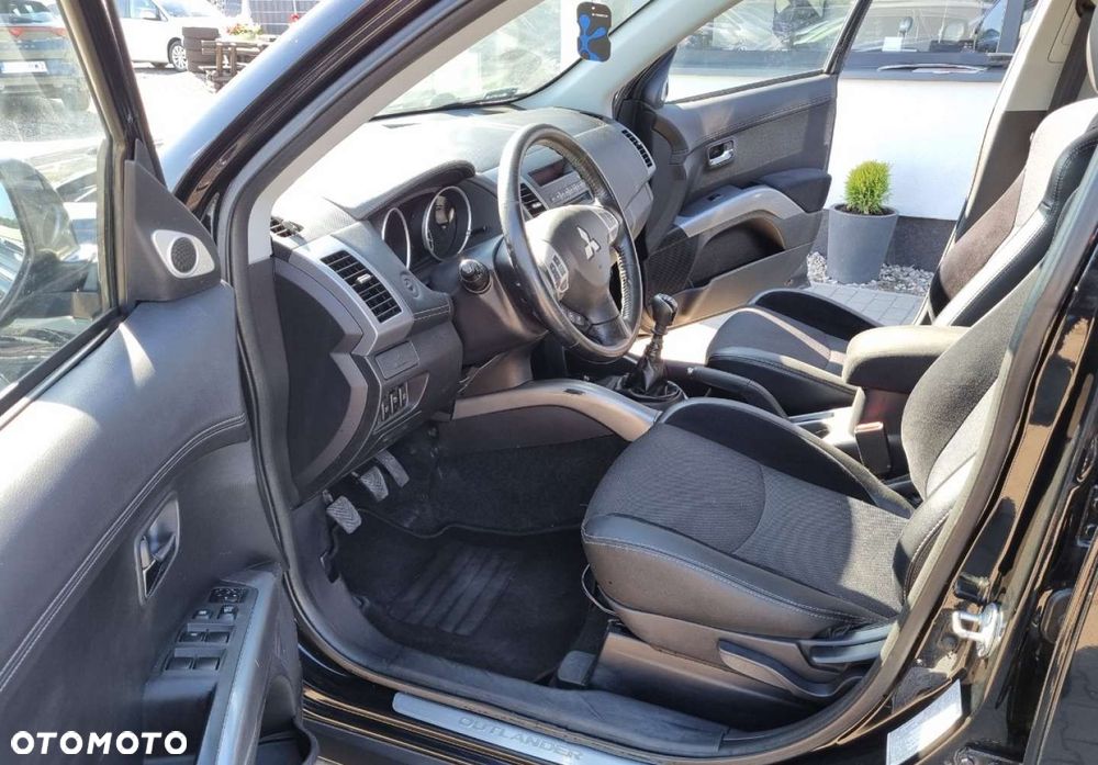 Mitsubishi Outlander - 5