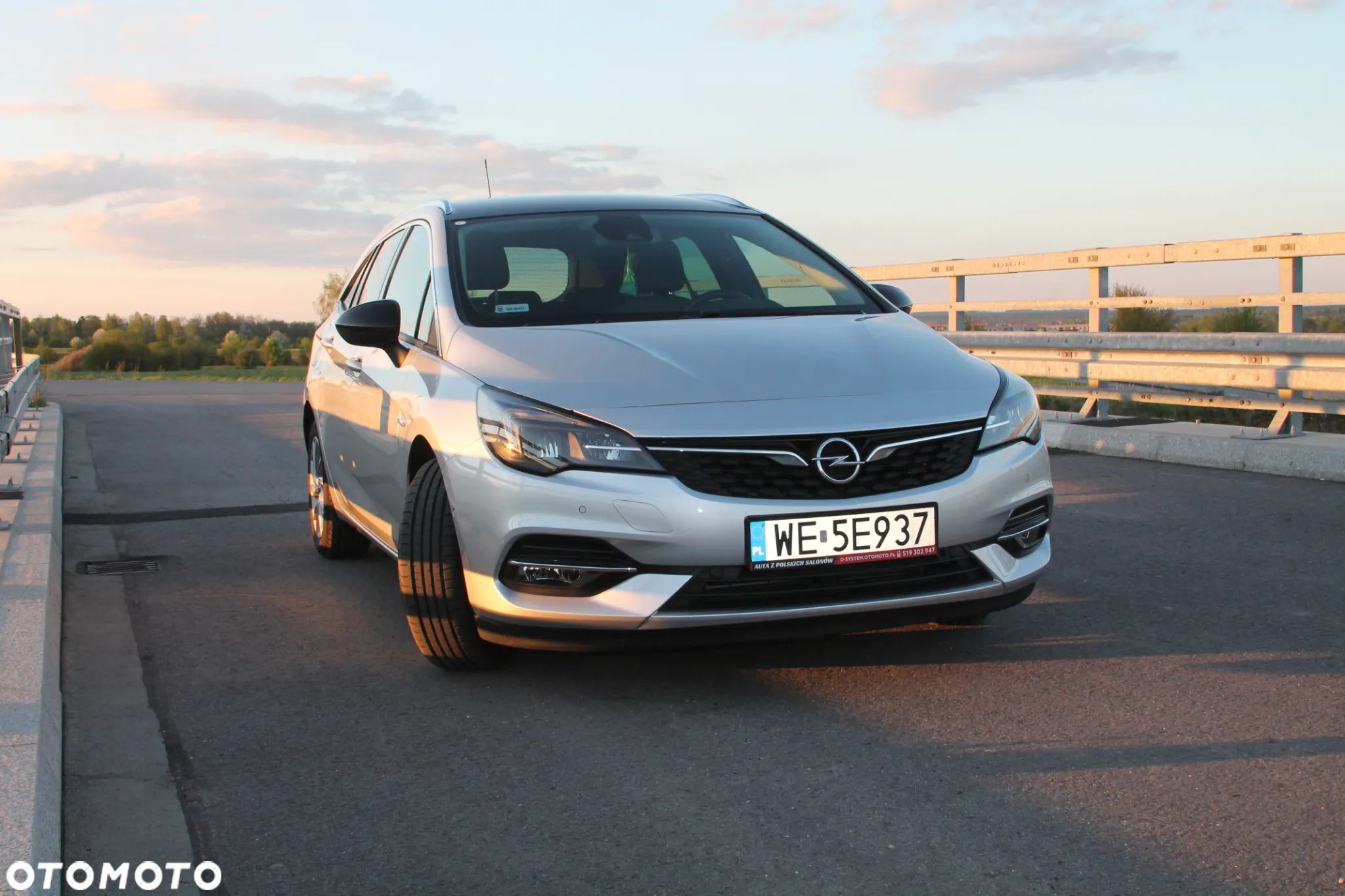 Opel Astra V 1.2 T Elegance S&S - 1